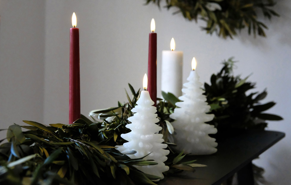 Uyuni Lighting Nordic White Christmas Tree Candles with Carmine Red Flameless Tapers