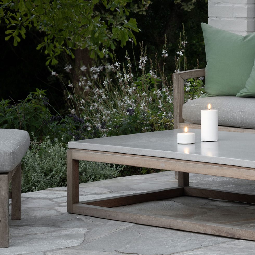 Weather resistant outdoor flameless candles by Uyuni